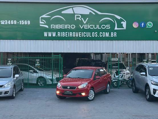 FIAT GRAND SIENA 1.6 MPI ESSENCE 16V FLEX 4P MANUAL FIAT GRAND SIENA 1.6 MPI ESSENCE 16V FLEX 4P MANUAL